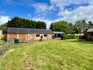 Barn & Double Garage- click for photo gallery